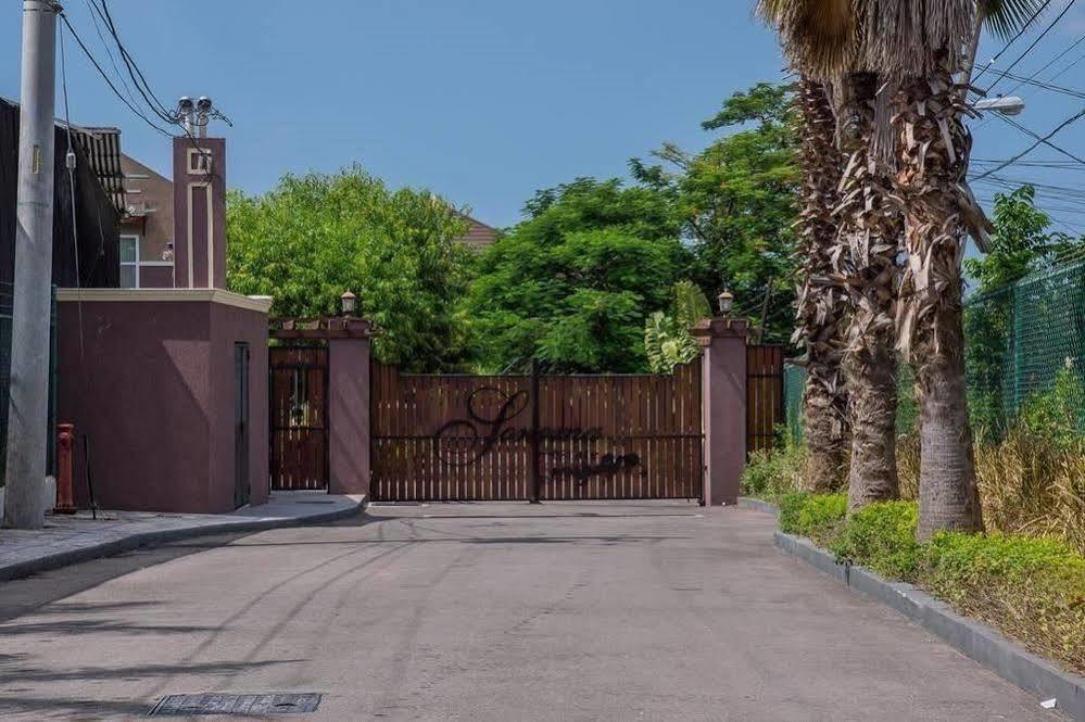 New Kingston Guest Apt At Sonoma Estate エクステリア 写真
